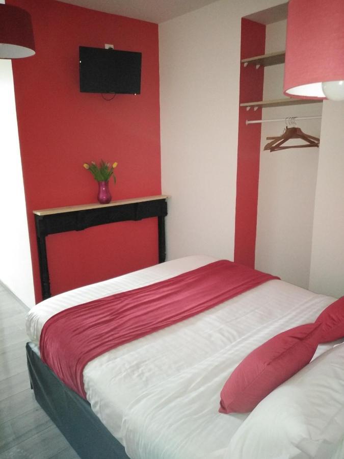 Les Remparts Hotell La Madelaine-sous-Montreuil Exteriör bild