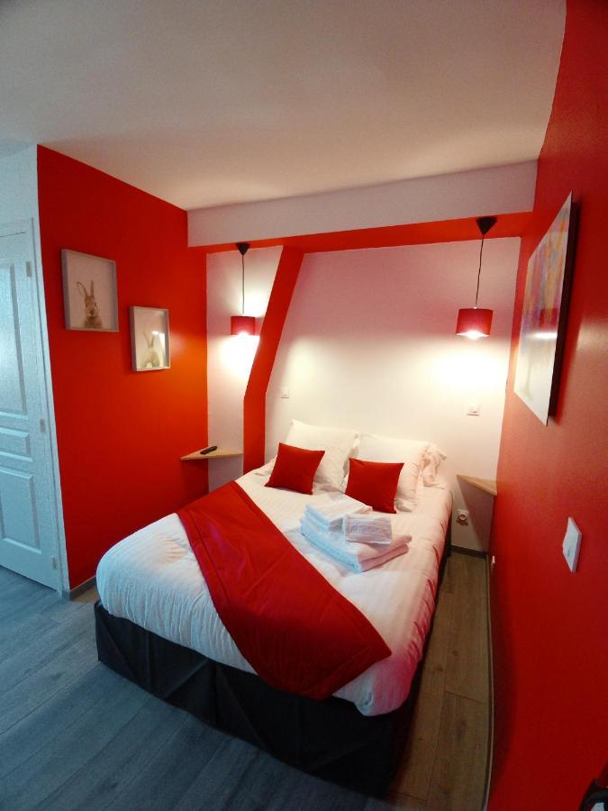 Les Remparts Hotell La Madelaine-sous-Montreuil Exteriör bild