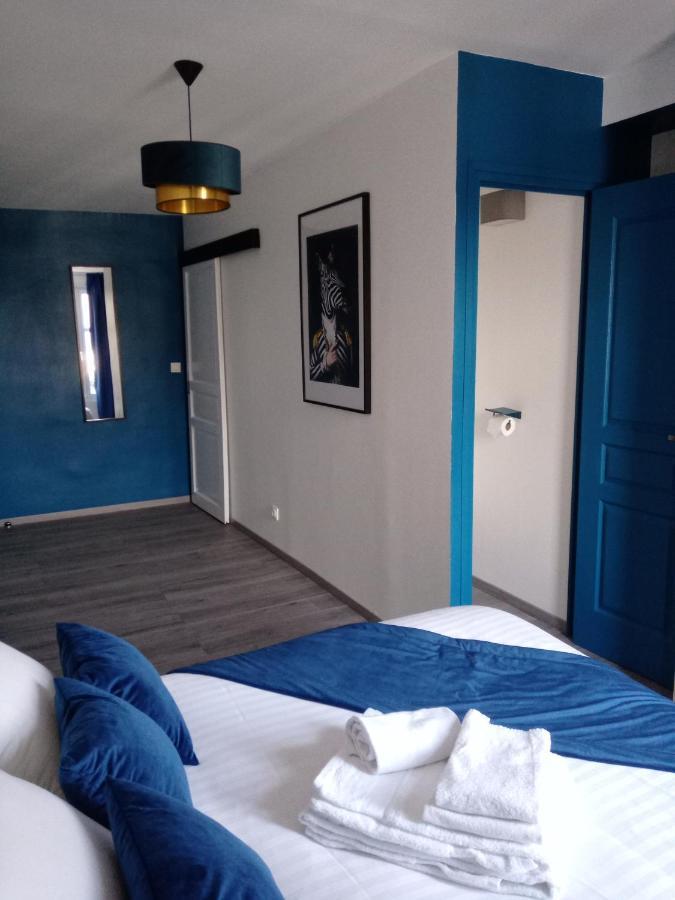 Les Remparts Hotell La Madelaine-sous-Montreuil Exteriör bild